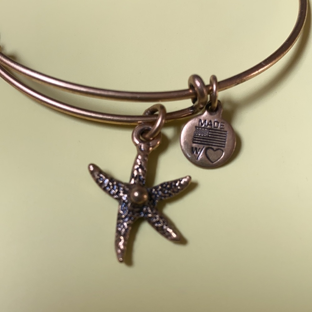 Alex & Ani Rafaelian Gold Starfish Bangle Bracelet - Picture 2 of 3